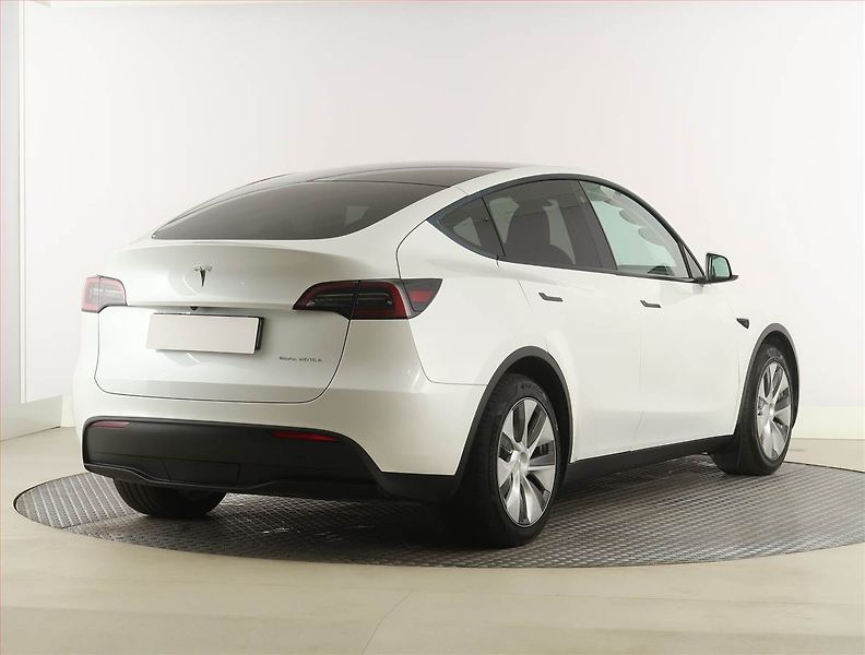 Tesla Model Y (2023) Long Range AWD 79kWh, SoH 96% - fotka 5 z 32