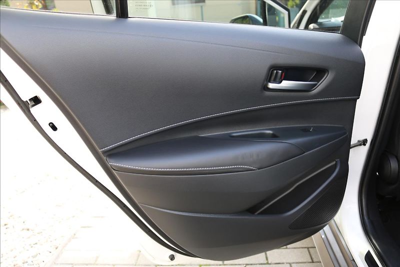 Toyota Corolla 2,0 Hybrid,1.Maj. ČR, DPH - fotka 35 z 52