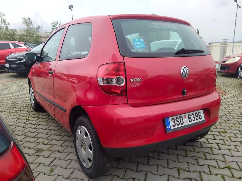 Volkswagen Fox (2006) 1.2 40 kW, nová STK - fotka 2 z 7