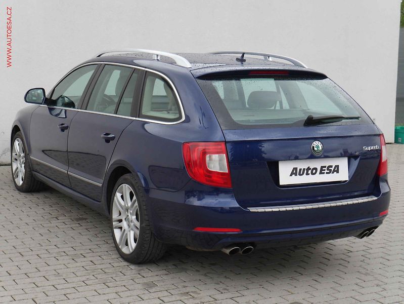 Škoda Superb (2010) 3.6 FSi 4x4, ČR, Exclusive - fotka 6 z 21