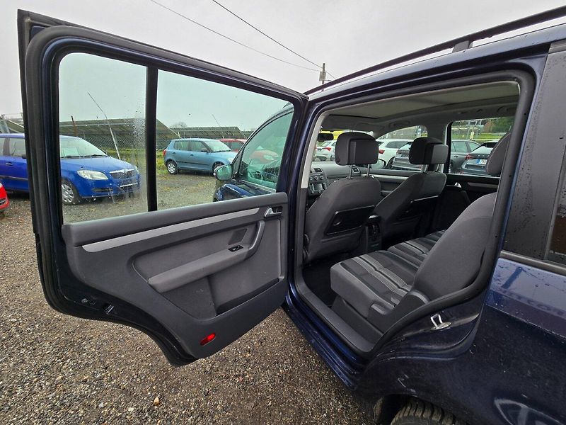 Volkswagen Touran (2013) 1.2 TSI 77KW - fotka 11 z 22