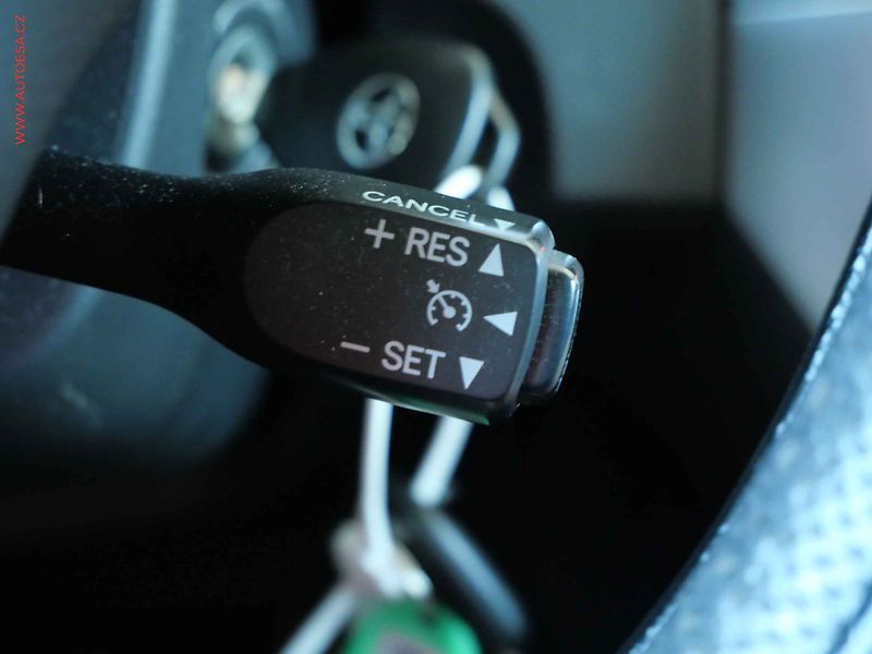 Toyota Auris (2010) 1.6VVTI, ČR, autoAC - fotka 17 z 19