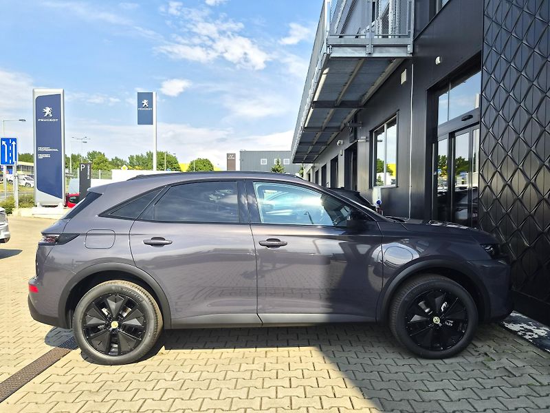 DS Automobiles DS7 (2026) PERFORMANCE LINE 1.5 BlueHDi - fotka 19 z 26