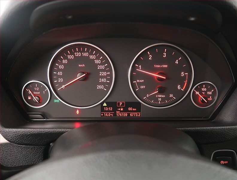 BMW Řada 3 (2013) 320 d xDrive, 4X4, Automat - fotka 11 z 19