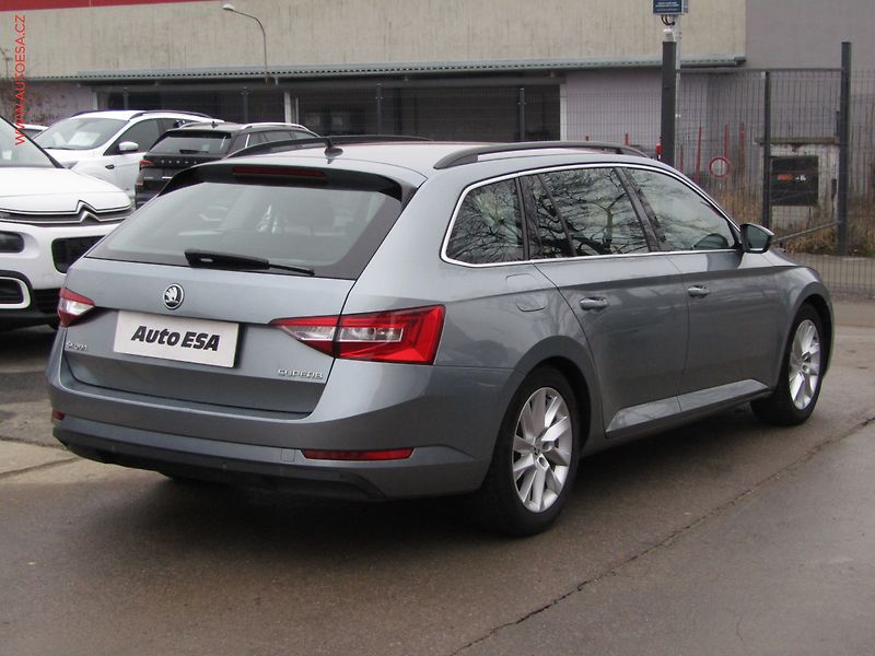 Škoda Superb (2016) 1.6 TDi, ČR, Ambition, DSG - fotka 4 z 21