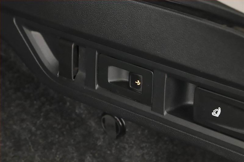 Škoda Octavia (2020) 1.5 TSI, Navi, Tempomat - fotka 18 z 21