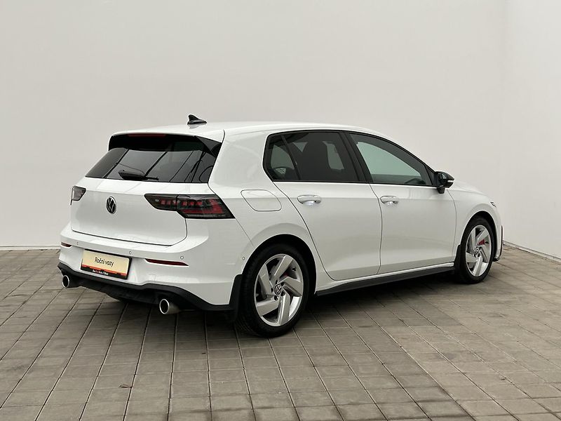 Volkswagen Golf 2.0 TSI GTI - fotka 2 z 31