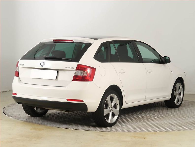 Škoda Rapid (2014) Spaceback 1.2 TSI, Serv.kniha - fotka 5 z 17
