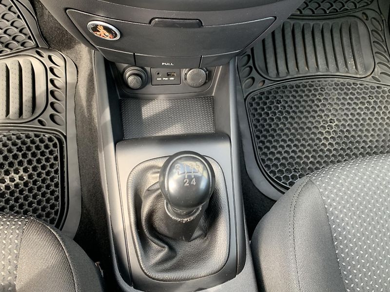 Hyundai i30 (2010) 1.4i, 80KW          - fotka 19 z 19