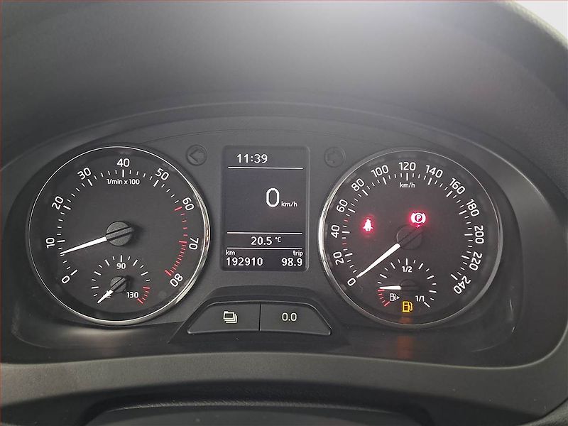 Škoda Rapid (2014) Spaceback 1.2 TSI - fotka 11 z 16