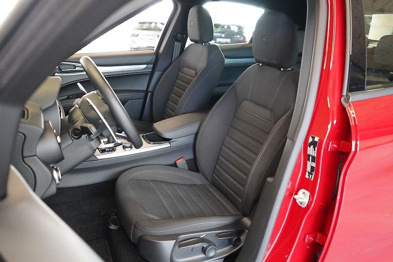 Alfa Romeo Stelvio 2.2 Diesel Q4 154kW (210k) - fotka 18 z 44