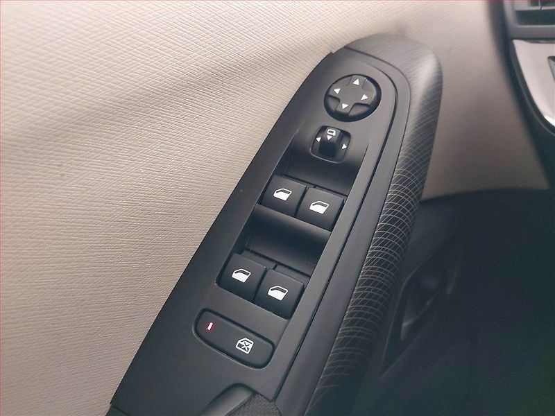 Citroën Grand C4 SpaceTourer (2019) 1.5 HDi, 7 míst, ČR,1.maj - fotka 23 z 23
