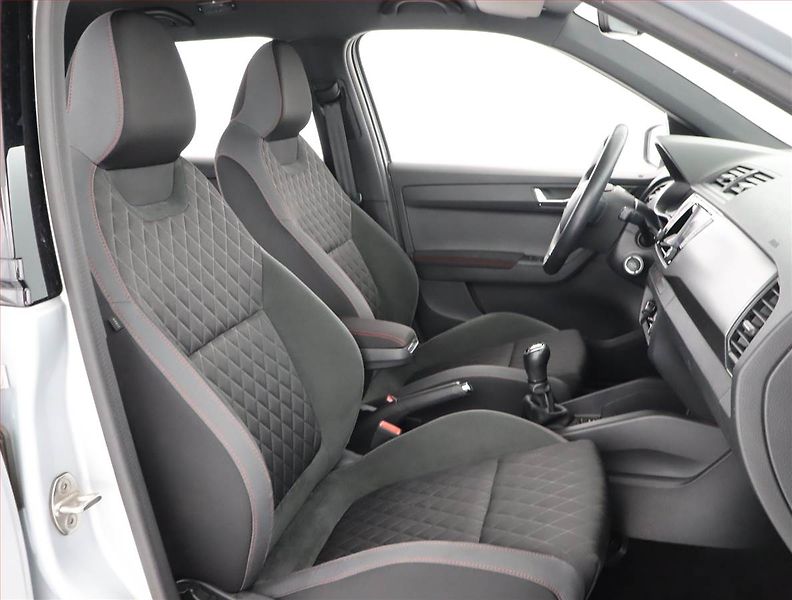 Škoda Fabia (2019) Style Plus 1.0 TSI, Serv.kniha - fotka 9 z 24