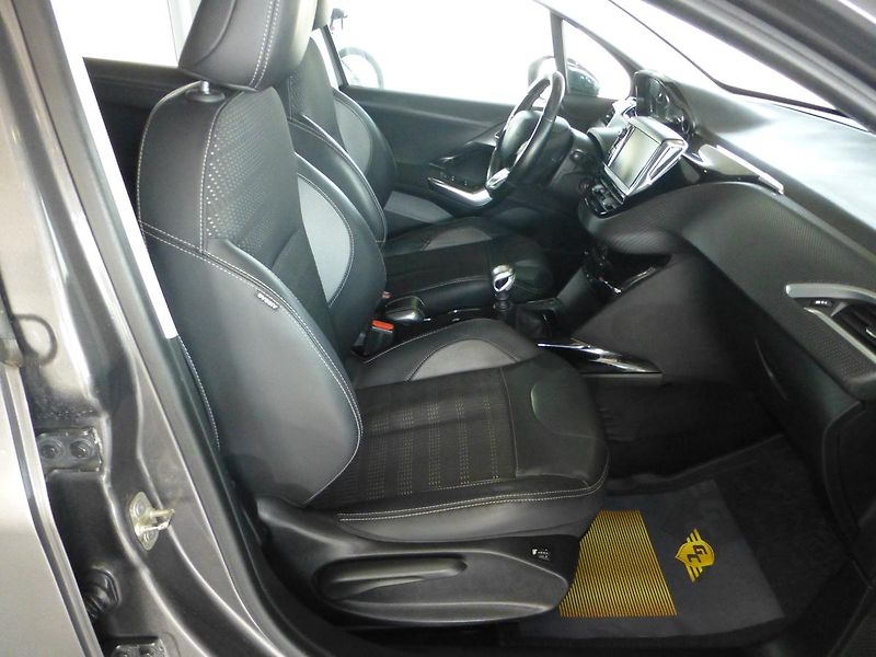 Peugeot 2008 (2015) 1,6HDI-88KW*NAVI*ALU*VYHŘ.SED* - fotka 12 z 17