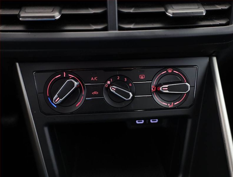 Volkswagen Polo (2020) 1.0 - fotka 11 z 17