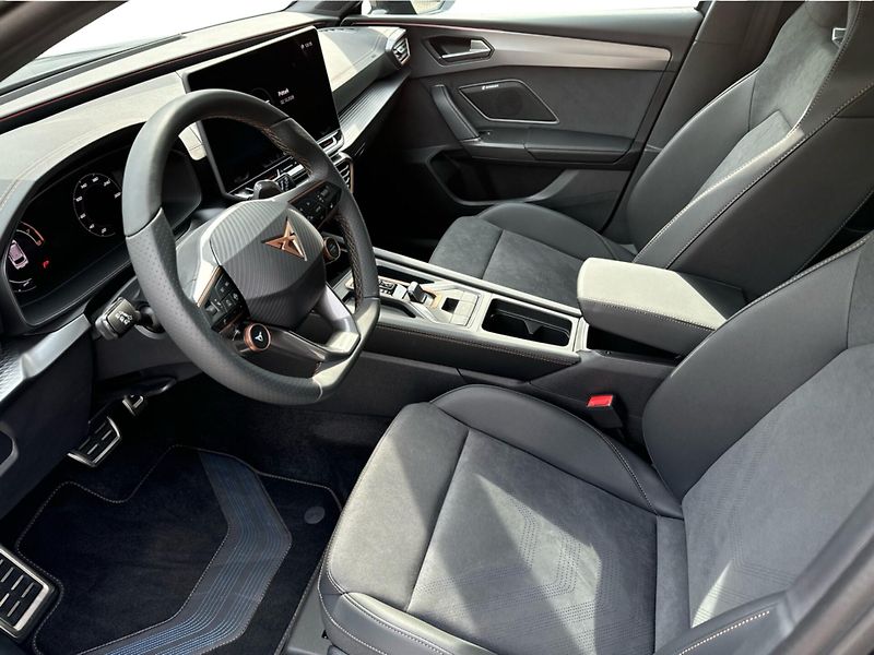 Seat Leon SP 1,5 eTSI - fotka 11 z 25