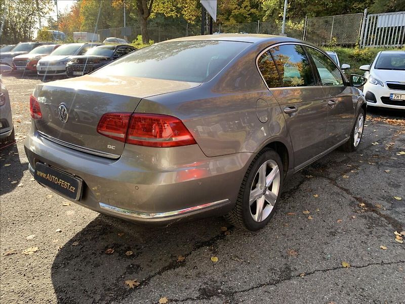 Volkswagen Passat 2,0 TSI HIGHLINE,SERVISKA - fotka 5 z 21