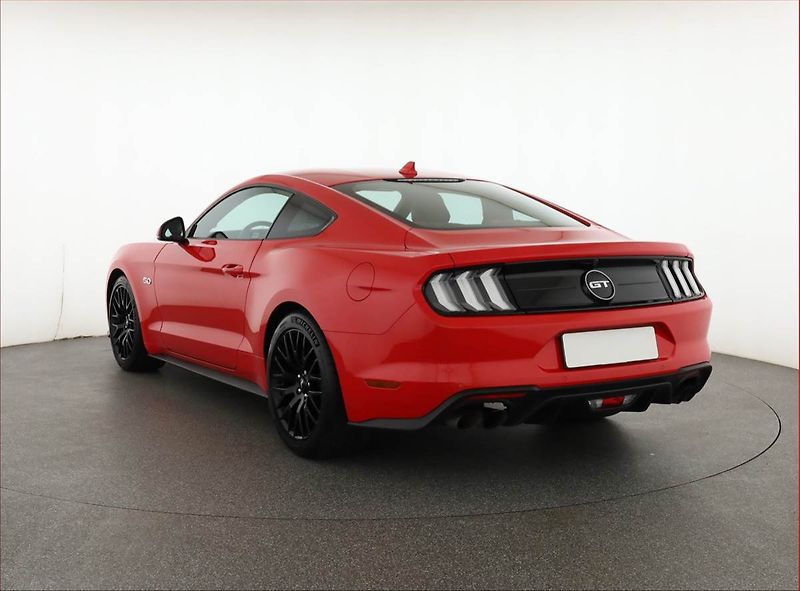 Ford Mustang (2020) GT V8 5.0 - fotka 4 z 16