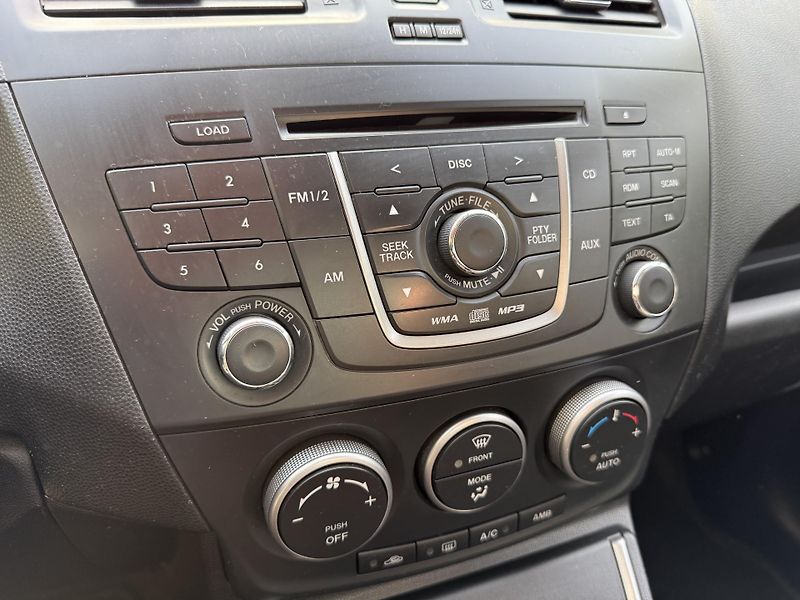 Mazda 5 2.0 Center-Line - fotka 28 z 31