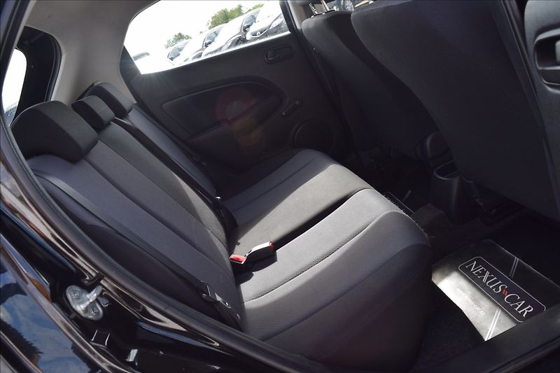 Mazda 2 1,4 i 55KW KLIMA - fotka 34 z 35