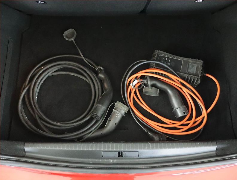 Peugeot 208 (2020) 50 kWh, SoH 95%, Automat - fotka 18 z 18