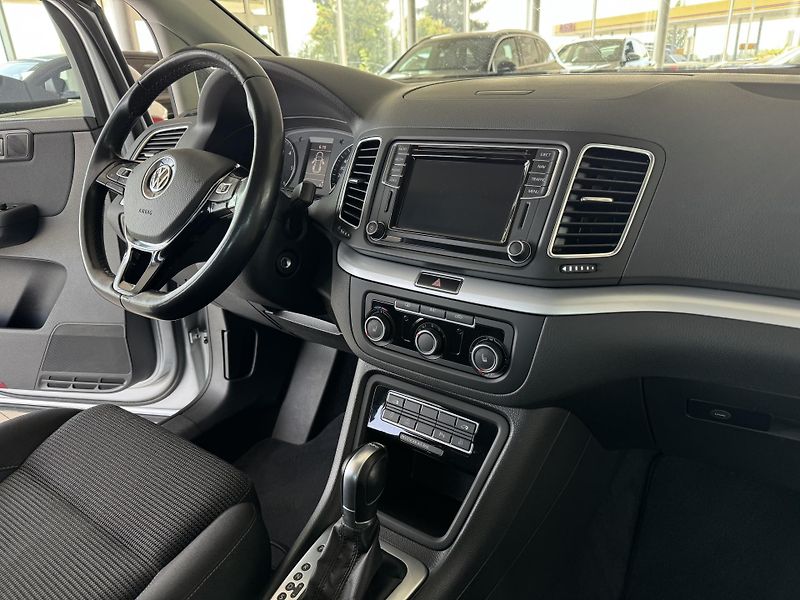 Volkswagen Sharan 2,0TDI 110kW*DSG*Tažné*DPH - fotka 14 z 40