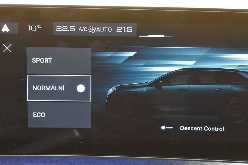 Peugeot 5008 v nové generaci narostl.