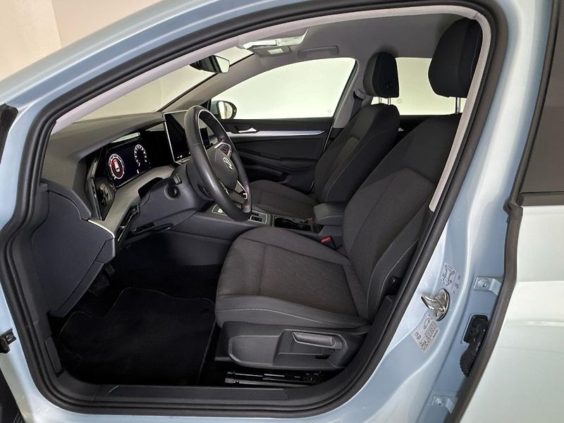 Volkswagen Golf Life DSG - fotka 7 z 29