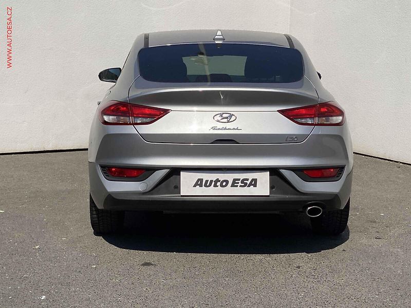 Hyundai i30 (2023) 1.0 T-GDi, ČR, Smart, AT - fotka 5 z 19