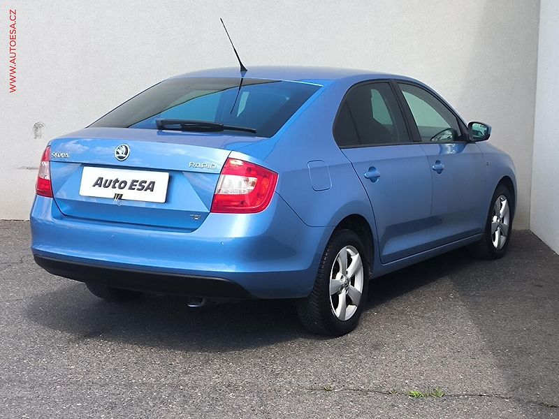 Škoda Rapid (2013) 1.2 TSi, Ambition, park. - fotka 4 z 16