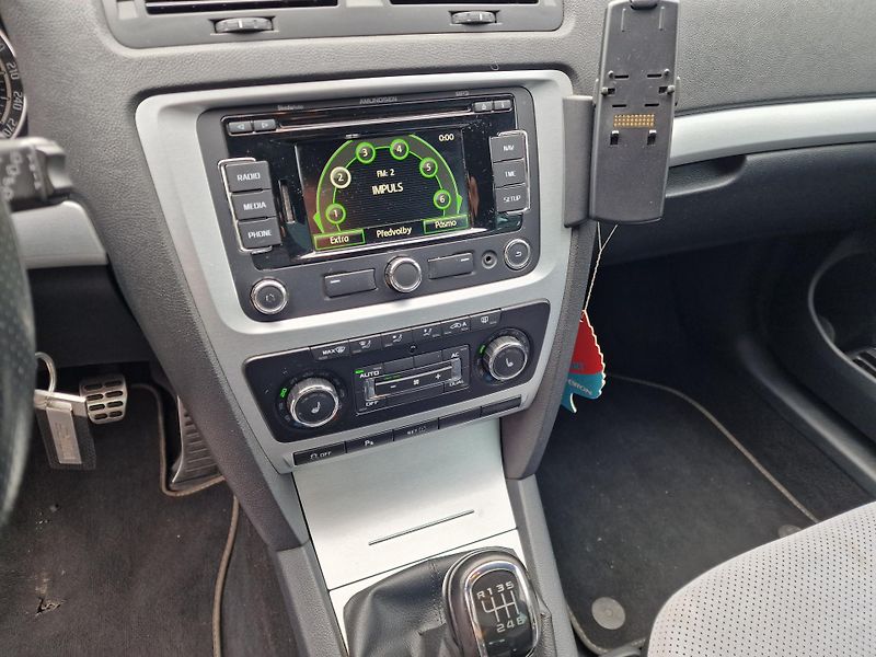 Škoda Octavia RS 2,0TDI 125KW VÝHŘEV TAŽNÉ  - fotka 10 z 15