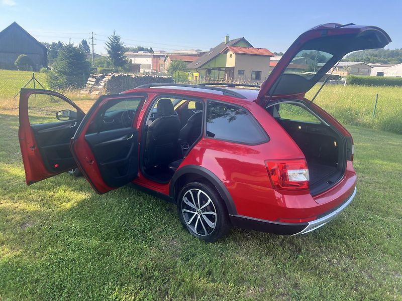 Škoda Octavia 2.0TDI 110KW,SCOUT,4x4,DSG,KůŽ - fotka 26 z 41