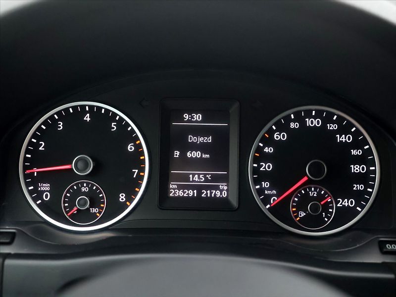Volkswagen Tiguan 1,4 TSI 118kW CZ 2.Maj Klima - fotka 16 z 29