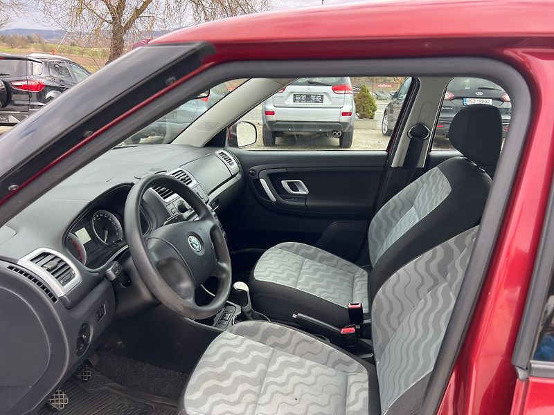 Škoda Fabia 1.4 16V - fotka 12 z 15