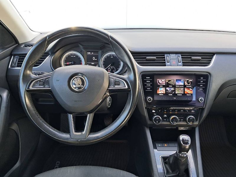 Škoda Octavia (2018) OCTVIA COMBI III FC STYLE 2.0 - fotka 8 z 26
