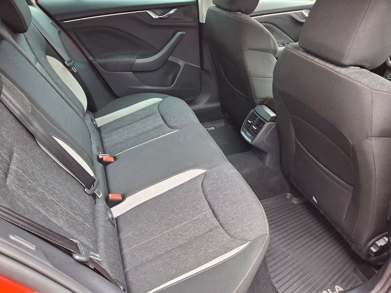 Škoda Scala (2020) Style DSG 1,5TSi 110kW - fotka 11 z 32