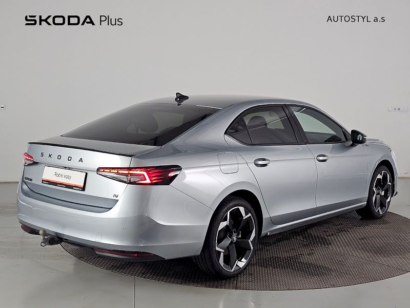 Škoda Superb (2025) 1.5PHEV 205k SPORTLINE - fotka 2 z 34