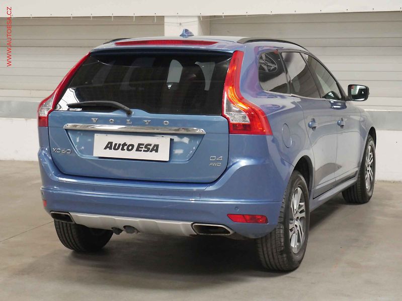 Volvo XC60 (2015) 2.4D4 AWD, ČR, Momentum, AT - fotka 6 z 21