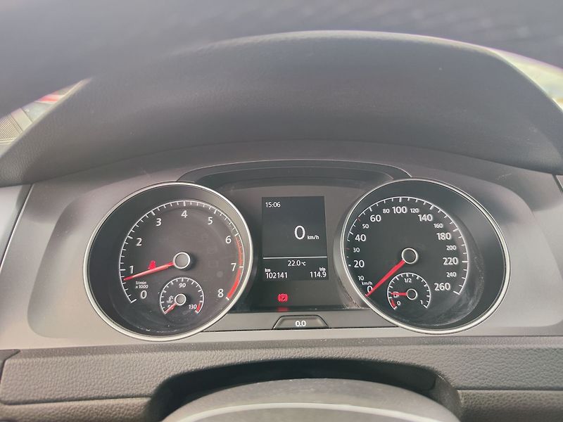 Volkswagen Golf 1.2 TSI/63kW Trendline - fotka 13 z 36