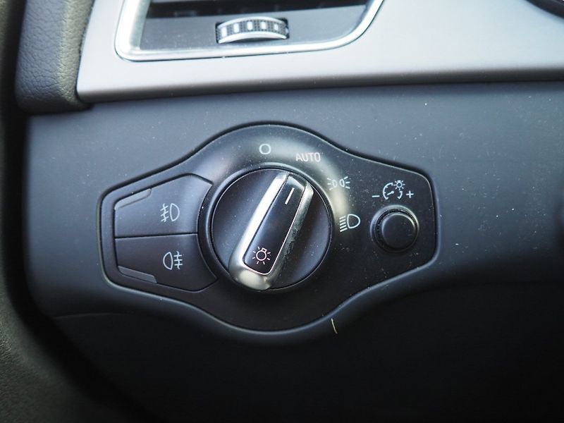 Audi A4 (2013) 2.0 TDI, 4x4, AT, S-Line - fotka 22 z 39