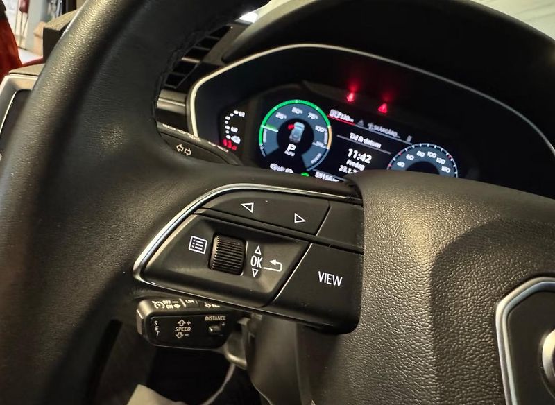 Audi Q3 45 TFSI e Proline Matrix  - fotka 11 z 16