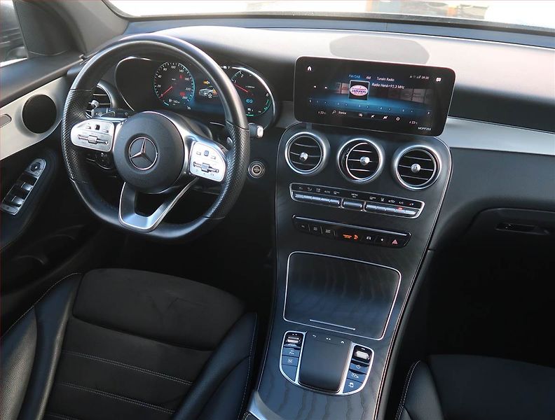 Mercedes-Benz GLC (2022) 300 de 4MATIC - fotka 7 z 25