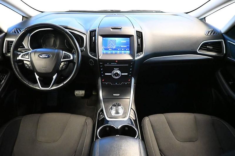 Ford S-MAX (2020) 2.0 140 KW LED ACC SONY Tažné - fotka 12 z 39