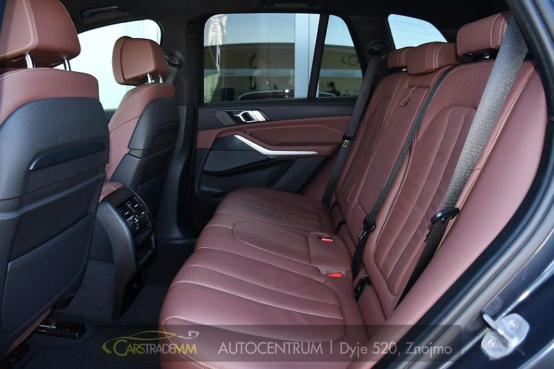 BMW X5 M50D LASER H/K HEAD-UP  - fotka 13 z 67