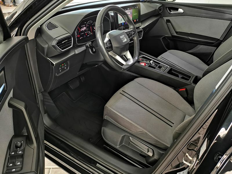 Seat Leon (2022) 1.5 Tsi DSG KESSY LED VIRTUÁL  - fotka 12 z 30