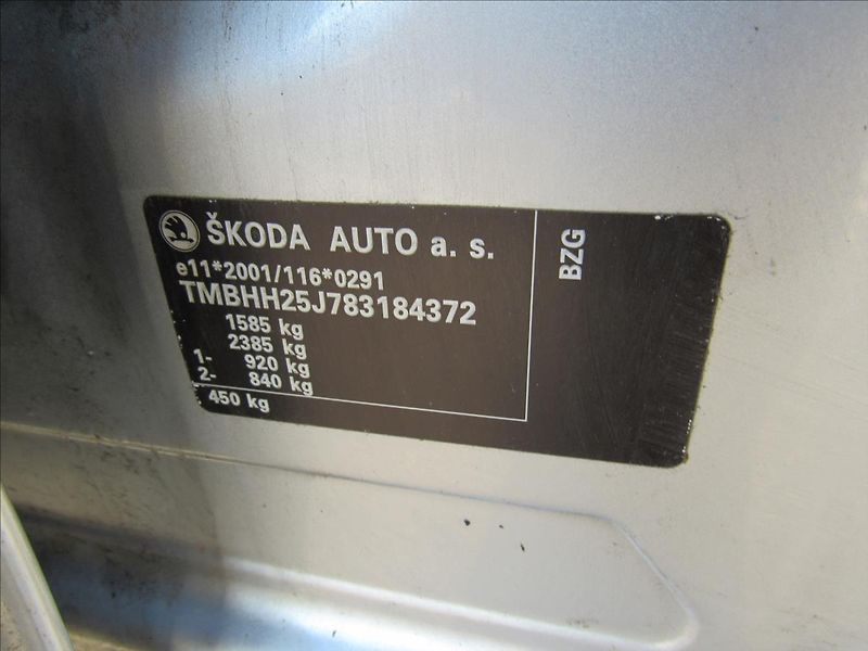 Škoda Fabia 1,2 HTP 51kW Combi - fotka 24 z 33
