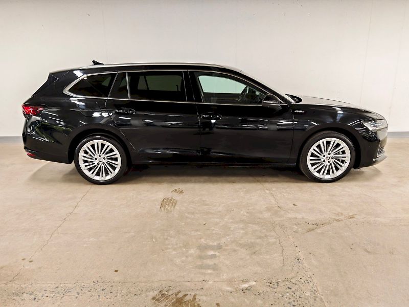 Škoda Superb (2024) Combi 2.0 TDI 142 kW DSG 4x4 L - fotka 30 z 35