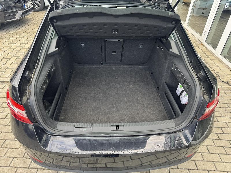 Škoda Superb Ambition - fotka 25 z 33