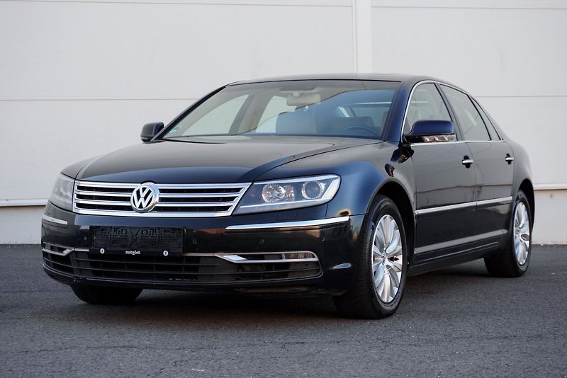 Volkswagen Phaeton 3.0 TDi 176kW LONG 4motion - fotka 2 z 36