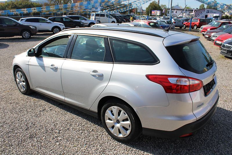 Ford Focus (2012) 1,6i KLIMA EL.OKNA PDC ESP - fotka 5 z 16